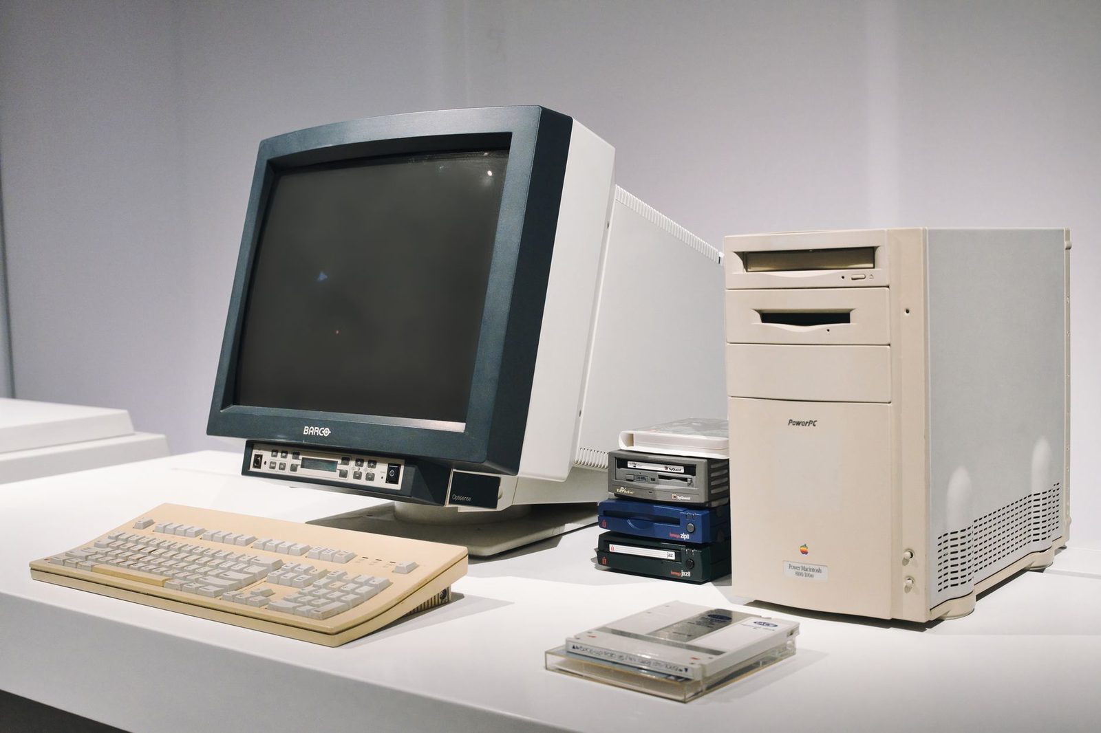 A beige 1990s desktop computer